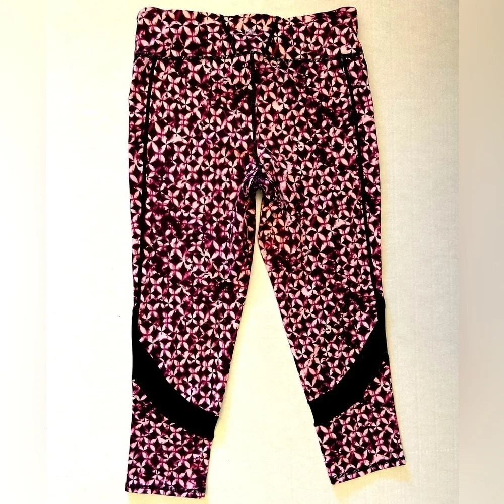 GAIAM women’s yoga pants‎ legging crop capri & mesh design on legs. Size M. G1
